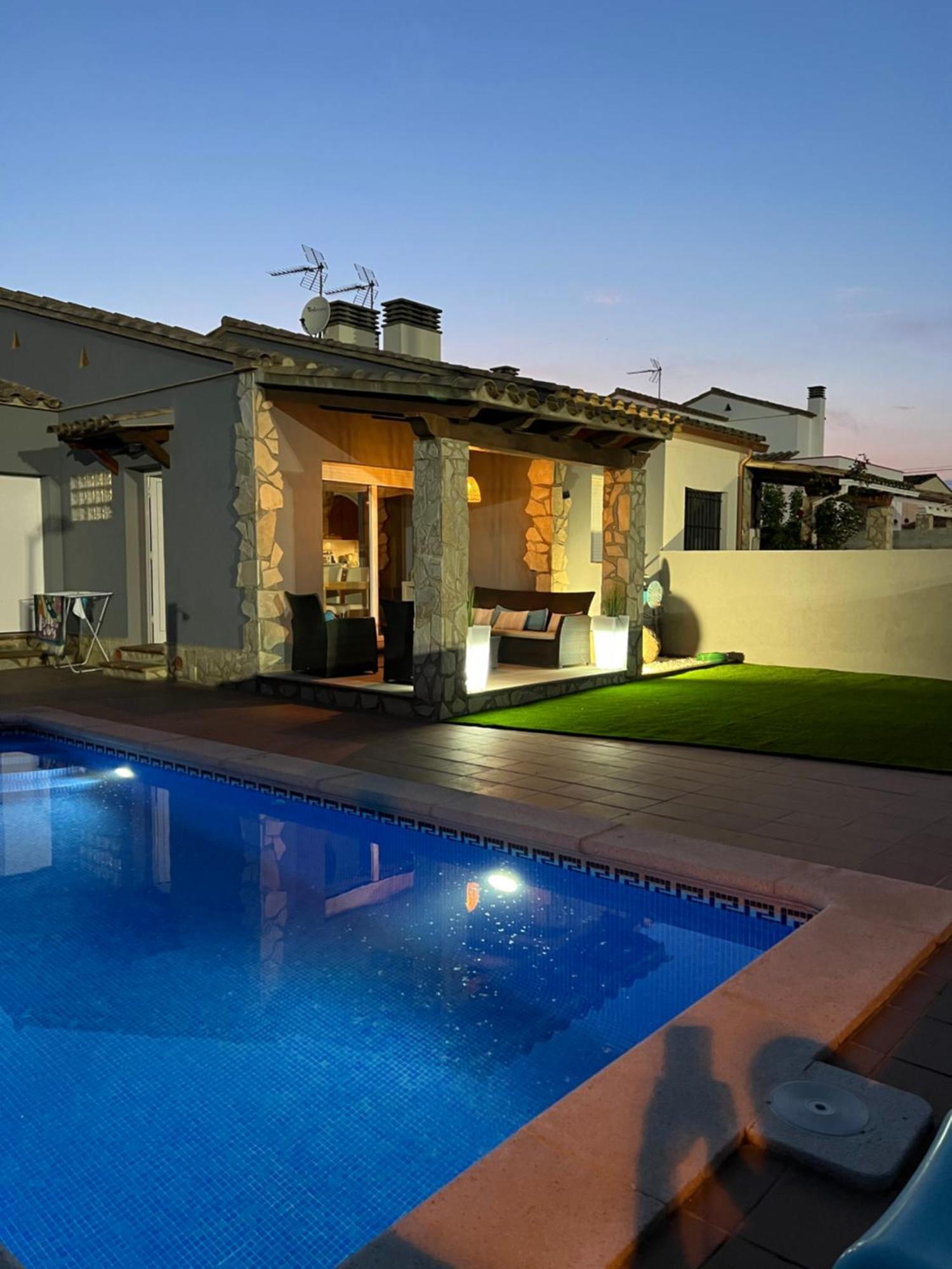 Casa En L Escala Con Piscina Y Wifi Free Villa L' Escala Eksteriør bilde