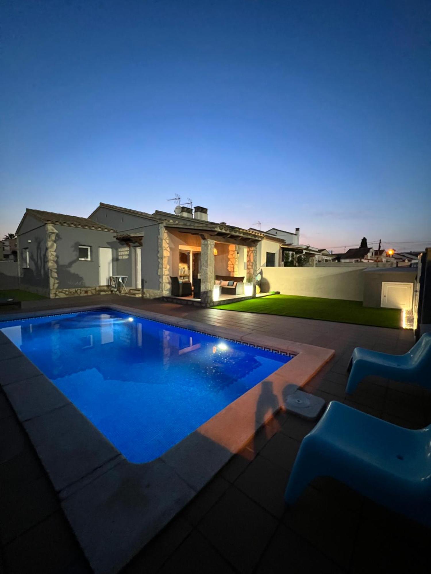 Casa En L Escala Con Piscina Y Wifi Free Villa L' Escala Eksteriør bilde